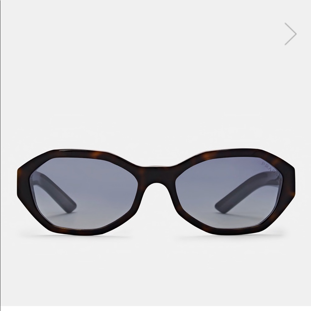 Prada's SPR20V sunglasses *BRAND NEW* never worn!